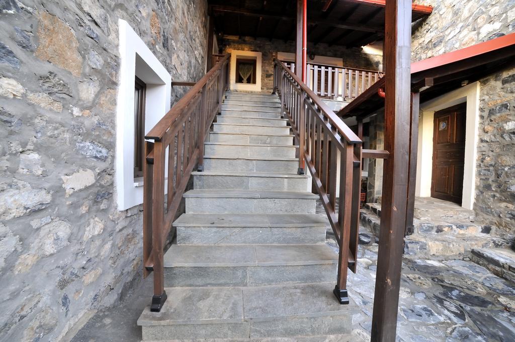 פלאיוס אגיוס אתנאסיוס Guesthouse Papastoikou מראה חיצוני תמונה