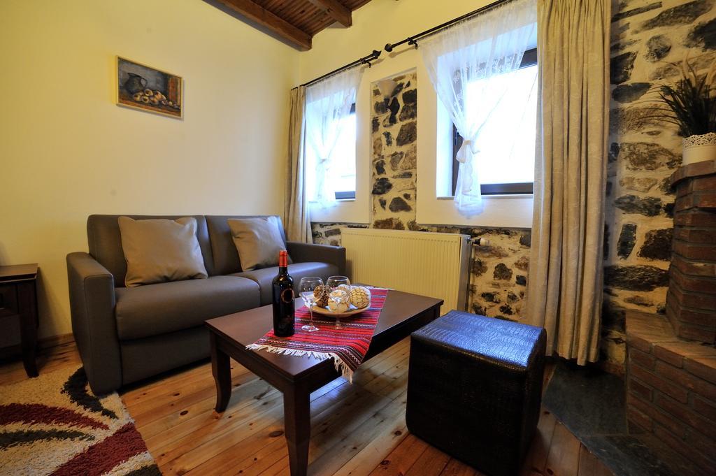 פלאיוס אגיוס אתנאסיוס Guesthouse Papastoikou מראה חיצוני תמונה