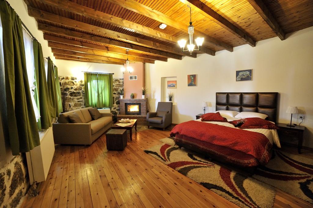 פלאיוס אגיוס אתנאסיוס Guesthouse Papastoikou מראה חיצוני תמונה