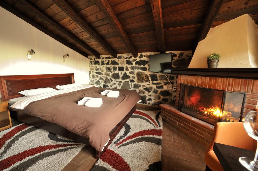 פלאיוס אגיוס אתנאסיוס Guesthouse Papastoikou מראה חיצוני תמונה